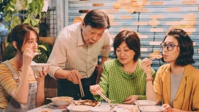 Mẹ, đừng làm vậy! (Mom, Don't Do That!)
